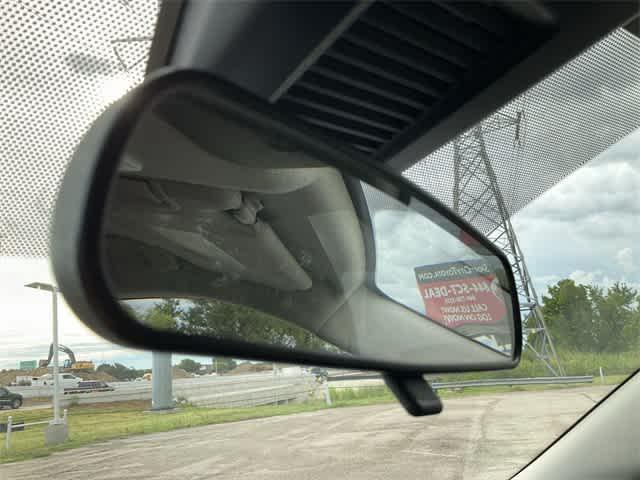 Photo of 2024 Gun Metallic Nissan Kicks
