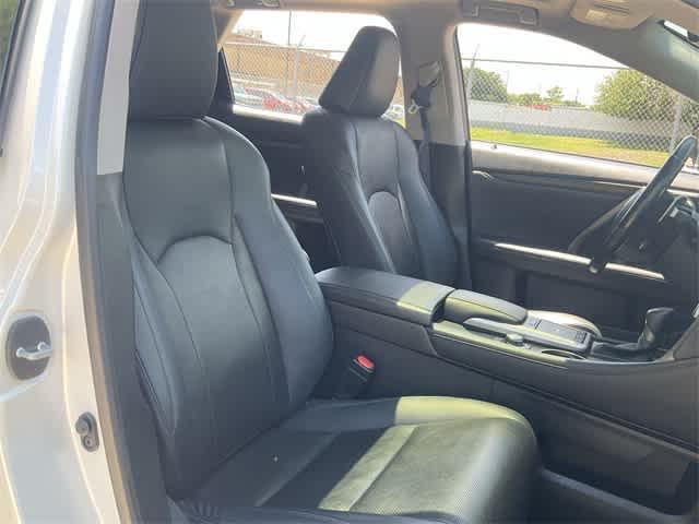Photo of 2022 Eminent White Pearl Lexus RX 350L