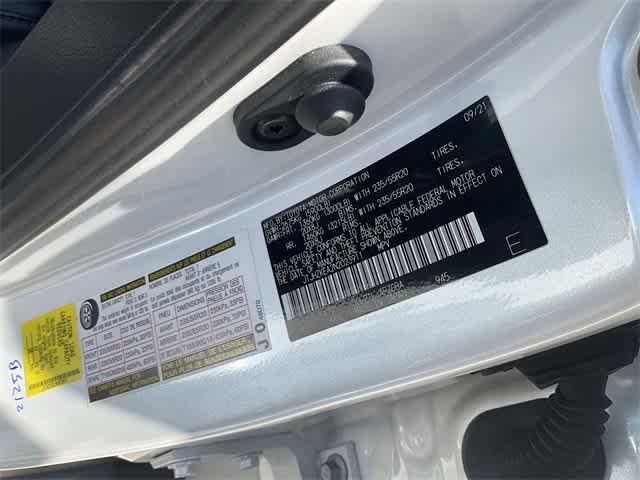 Photo of 2022 Eminent White Pearl Lexus RX 350L