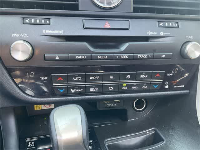 Photo of 2022 Eminent White Pearl Lexus RX 350L