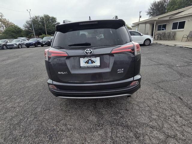 Photo of 2018 GRAY Toyota RAV4