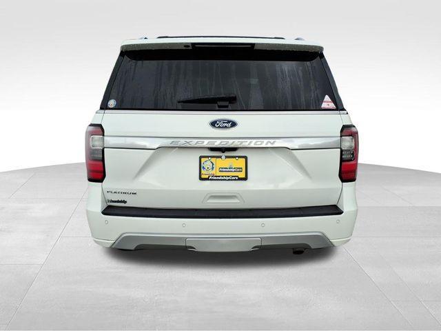 Photo of 2021 White Metallic Ford Expedition