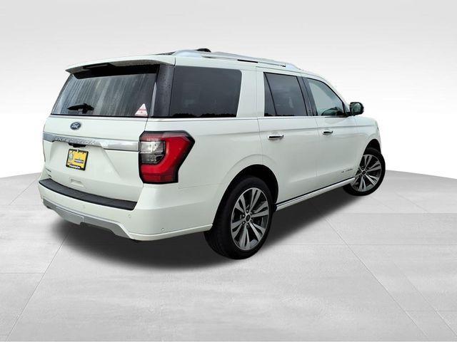 Photo of 2021 White Metallic Ford Expedition