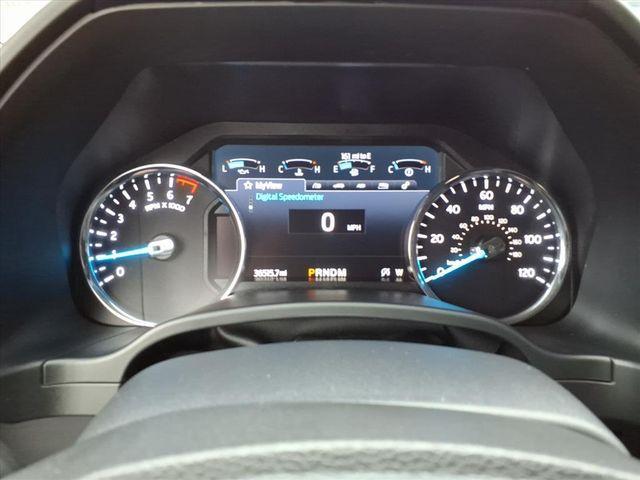 Photo of 2021 White Metallic Ford Expedition