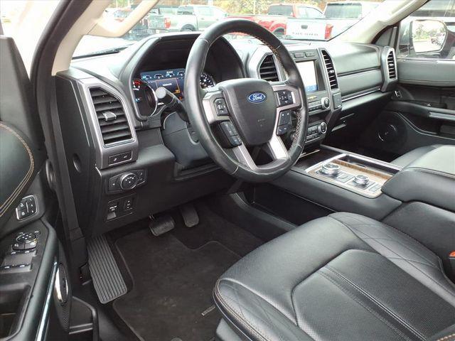 Photo of 2021 White Metallic Ford Expedition