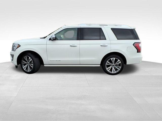 Photo of 2021 White Metallic Ford Expedition