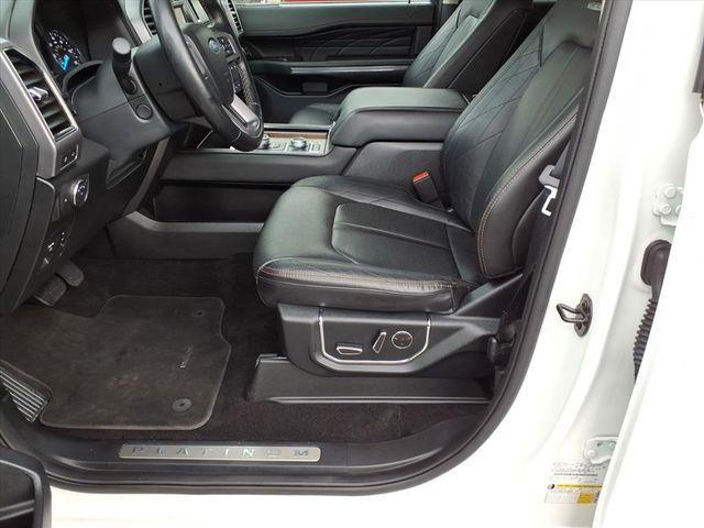 Photo of 2021 White Metallic Ford Expedition