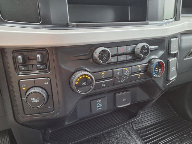 Photo of 2025 Oxford White Ford F-350