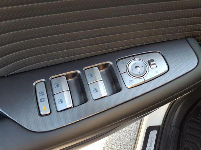 Photo of 2024 Hyper White Hyundai PALISADE