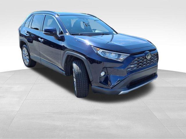 Photo of 2020 Blue Toyota RAV4