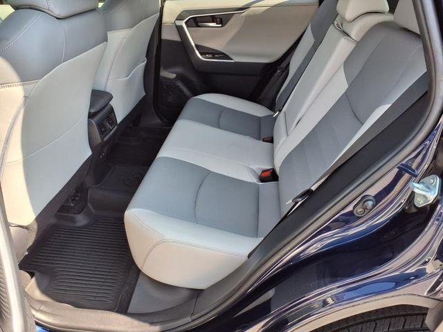 Photo of 2020 Blue Toyota RAV4