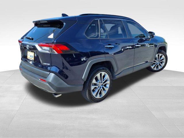 Photo of 2020 Blue Toyota RAV4