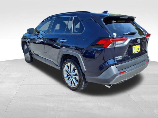 Photo of 2020 Blue Toyota RAV4