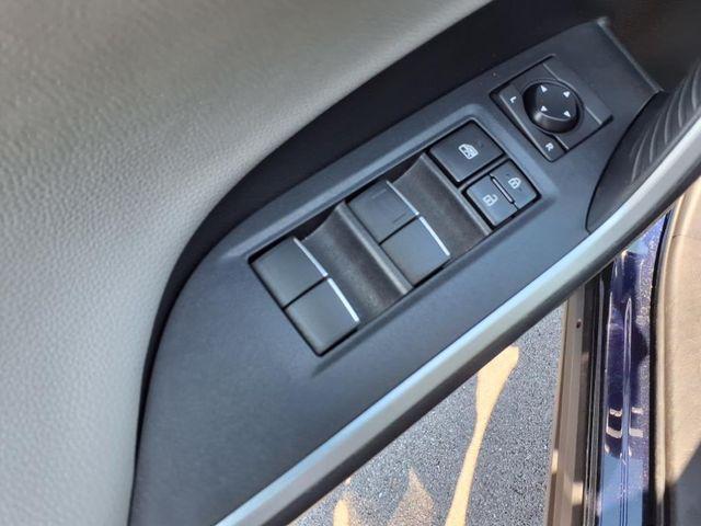 Photo of 2020 Blue Toyota RAV4