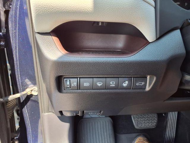 Photo of 2020 Blue Toyota RAV4