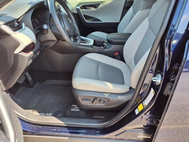 Photo of 2020 Blue Toyota RAV4