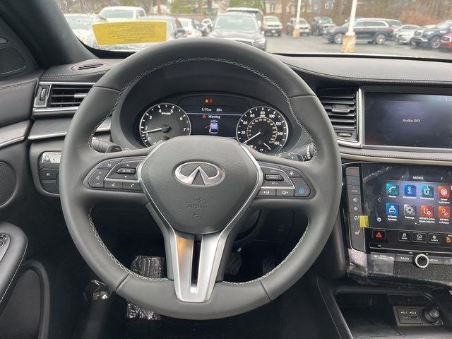 Photo of 2025 Radiant White INFINITI QX55
