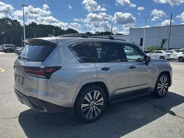 Photo of 2024 Atomic Silver Lexus LX 600