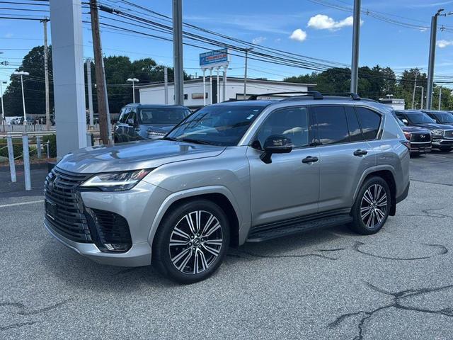 Photo of 2024 Atomic Silver Lexus LX 600
