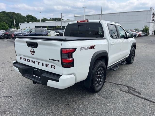 Photo of 2024 Glacier White Nissan Frontier
