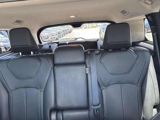 Photo of 2024 Warm Titanium INFINITI QX60