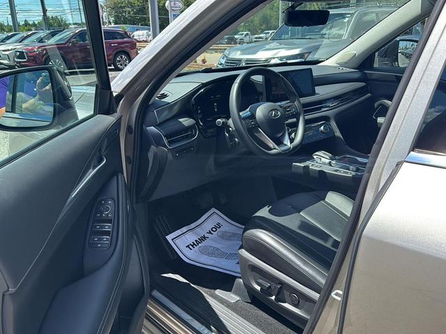 Photo of 2024 Warm Titanium INFINITI QX60