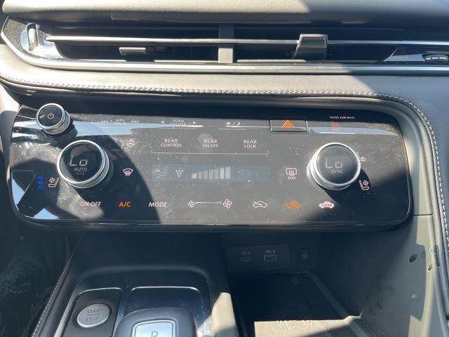 Photo of 2025 Mnbw Blue INFINITI QX60