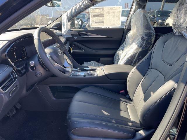 Photo of 2025 Diamond Black INFINITI QX60