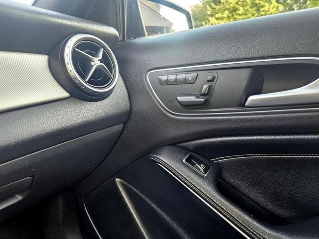 Photo of 2017 Black Mercedes-Benz GLA 250