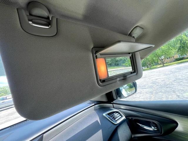 Photo of 2017 Pearl White Nissan Murano