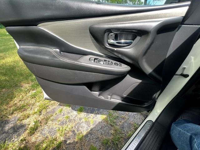 Photo of 2017 Pearl White Nissan Murano