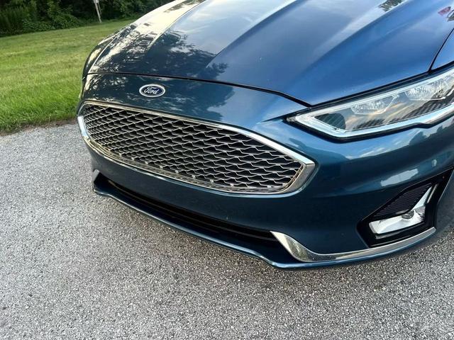 Photo of 2019 Blue Ford Fusion Hybrid