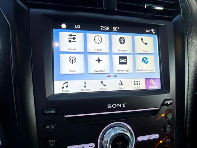 Photo of 2019 Blue Ford Fusion Hybrid