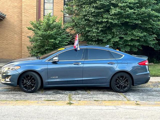 Photo of 2019 Blue Ford Fusion Hybrid