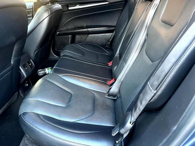 Photo of 2019 Blue Ford Fusion Hybrid