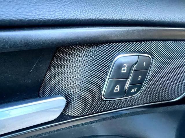 Photo of 2019 Blue Ford Fusion Hybrid