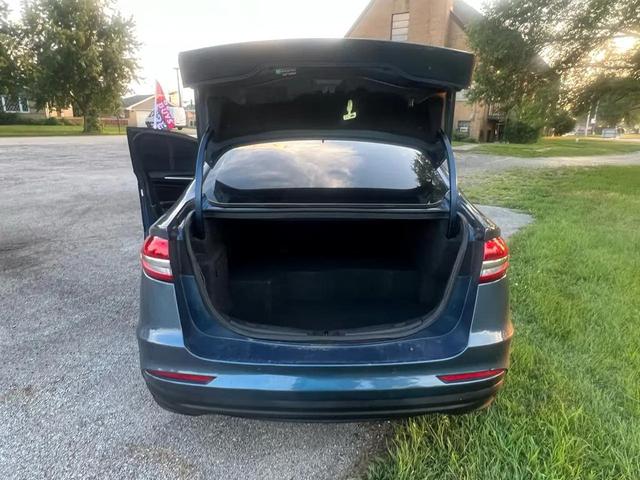 Photo of 2019 Blue Ford Fusion Hybrid