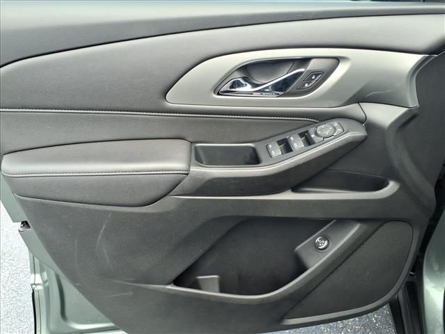 Photo of 2023 Silver Sage Metallic Chevrolet Traverse