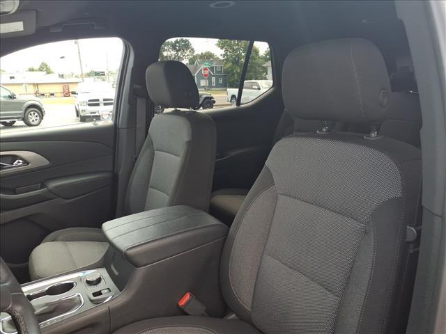 Photo of 2023 Silver Sage Metallic Chevrolet Traverse