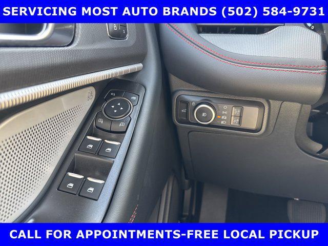 Photo of 2025 Vapor Blue Metallic Ford Explorer