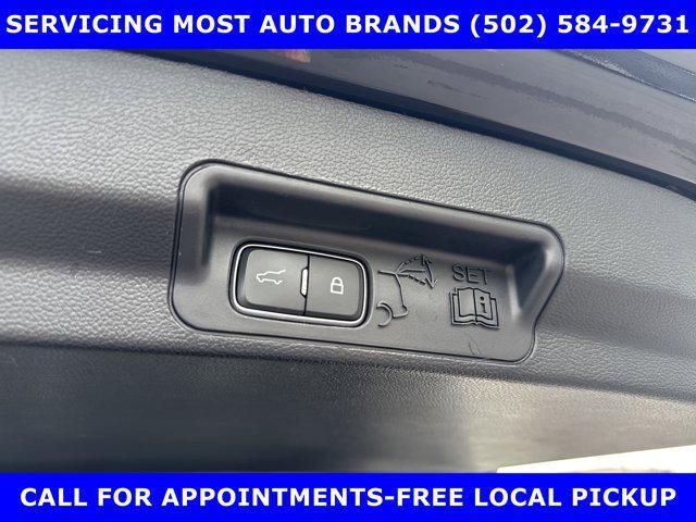 Photo of 2020 Agate Black Metallic Ford Explorer