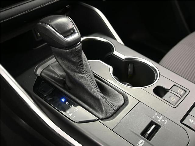 Photo of 2022 Silver Toyota Highlander