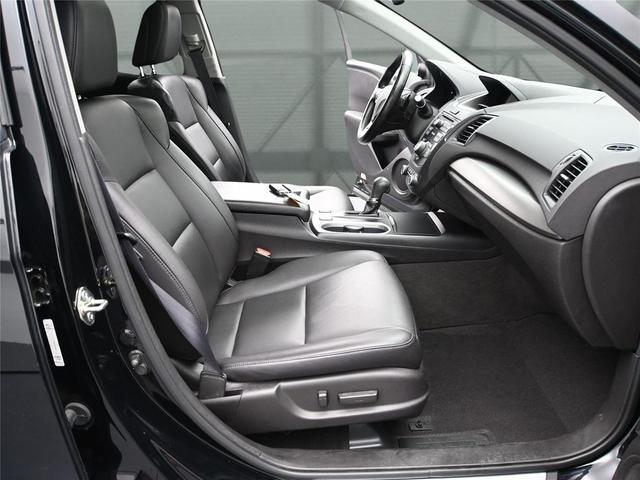 Photo of 2017 White Diamond Pearl Acura RDX
