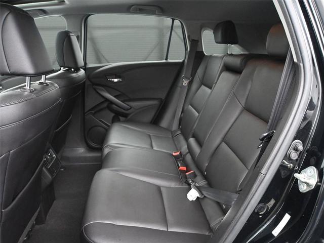 Photo of 2017 White Diamond Pearl Acura RDX