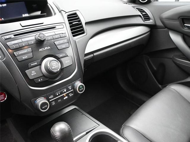 Photo of 2017 White Diamond Pearl Acura RDX