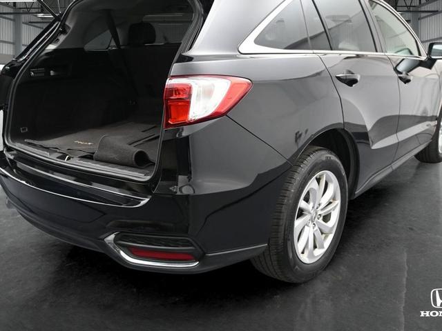 Photo of 2017 White Diamond Pearl Acura RDX