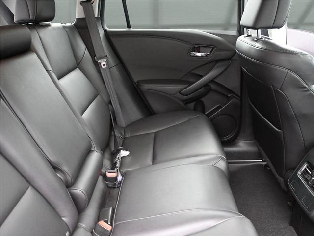 Photo of 2017 White Diamond Pearl Acura RDX