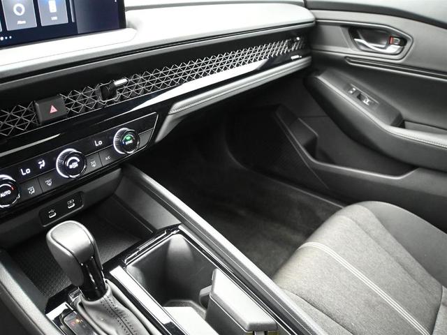 Photo of 2024 Crystal Black Pearl Honda Accord Hybrid