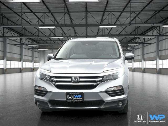 Photo of 2017 Lunar Silver Metallic Honda Pilot