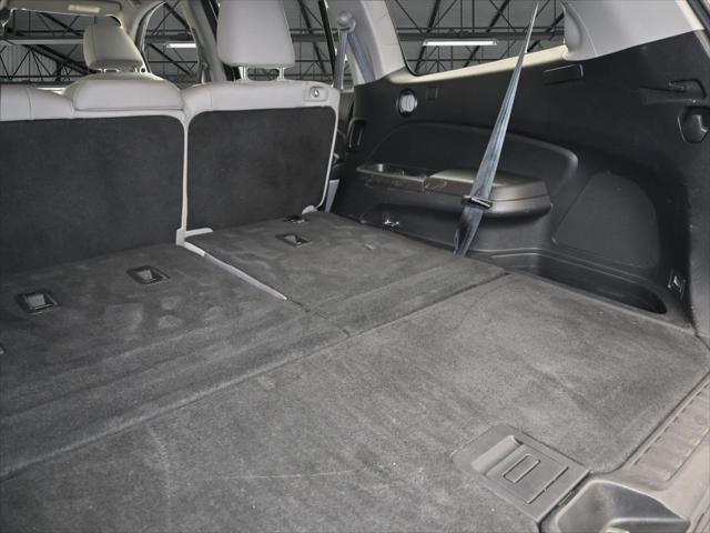 Photo of 2017 Lunar Silver Metallic Honda Pilot
